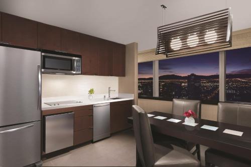 Vdara Hotel & Spa at ARIA Las Vegas - image 3