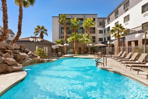 Courtyard Las Vegas South - main image