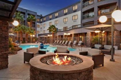Courtyard Las Vegas South - image 4