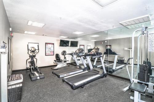 Best Western Plus North Las Vegas Inn & Suites - image 4