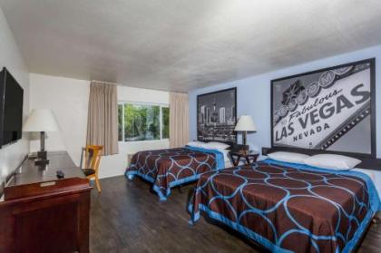 Super 8 by Wyndham Las Vegas North Strip/Fremont St. Area - image 4