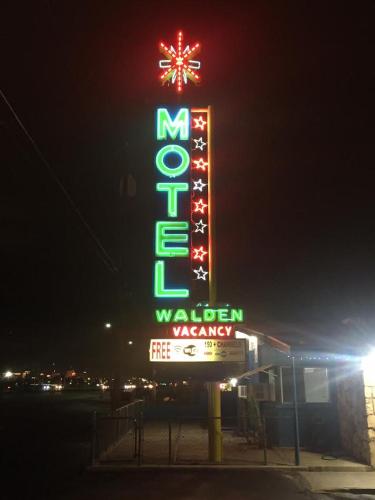 Walden Motel - main image