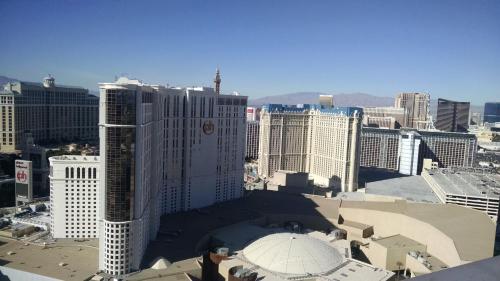 Suites at Marriott's Grand Chateau Las Vegas-No Resort Fee - image 2