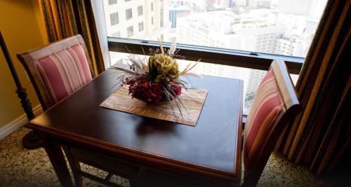 Suites at Marriott's Grand Chateau Las Vegas-No Resort Fee - image 4
