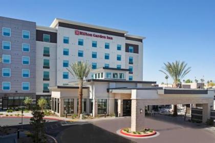 Hilton Garden Inn Las Vegas City Center - image 1