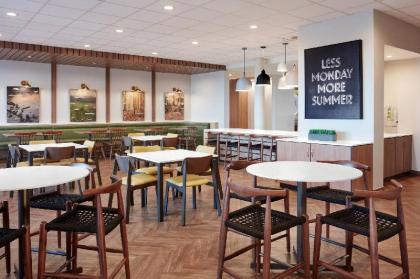 Fairfield Inn & Suites Las Vegas Airport South - image 4