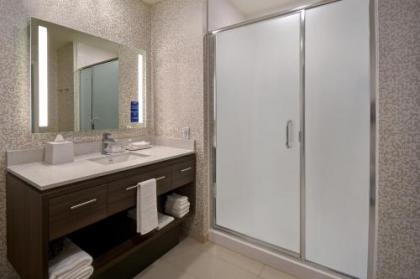 Hampton Inn & Suites Las Vegas Convention Center - image 3