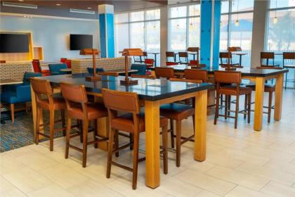Holiday Inn Express & Suites Las Vegas - E Tropicana - image 16