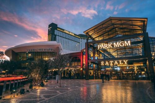 Park MGM Las Vegas by Suiteness - main image