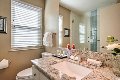 Stunning Home with Private Oasis - 1 half Mile to Strip - image 10