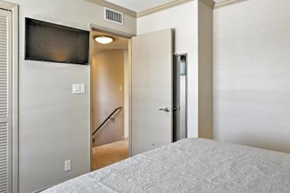 Stunning Home with Private Oasis - 1 half Mile to Strip - image 13