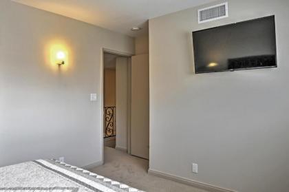 Stunning Home with Private Oasis - 1 half Mile to Strip - image 7