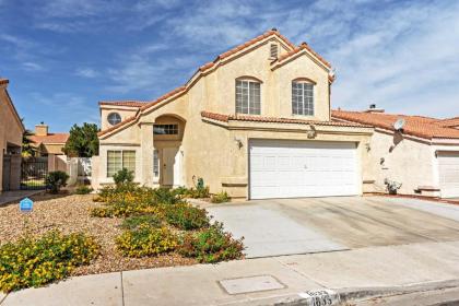 Las Vegas Home in Quiet Area   By Golfing and Hiking Nevada