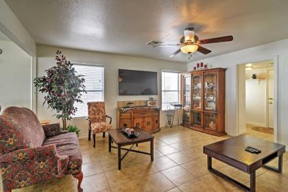 Las Vegas Home in Quiet Area - By Golfing and Hiking - image 2