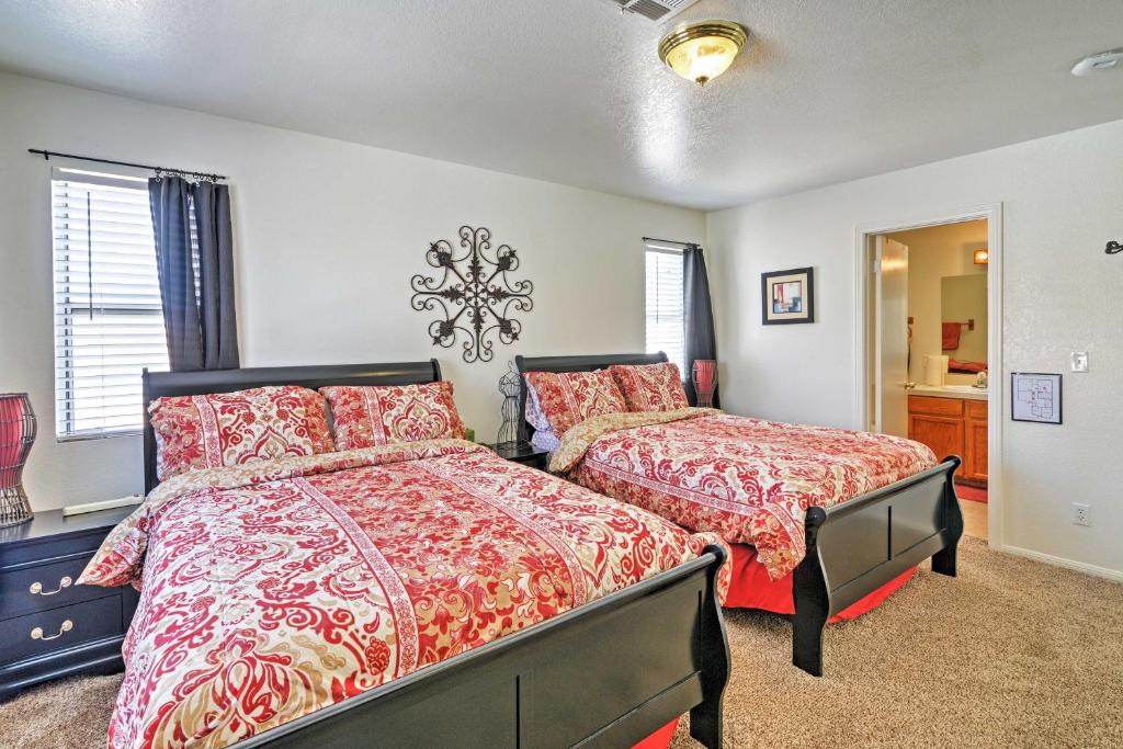 Las Vegas Home in Quiet Area - By Golfing and Hiking - image 3