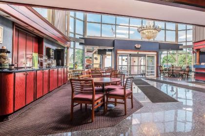 Quality Inn & Suites Albany Airport - image 16