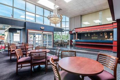 Quality Inn & Suites Albany Airport - image 21