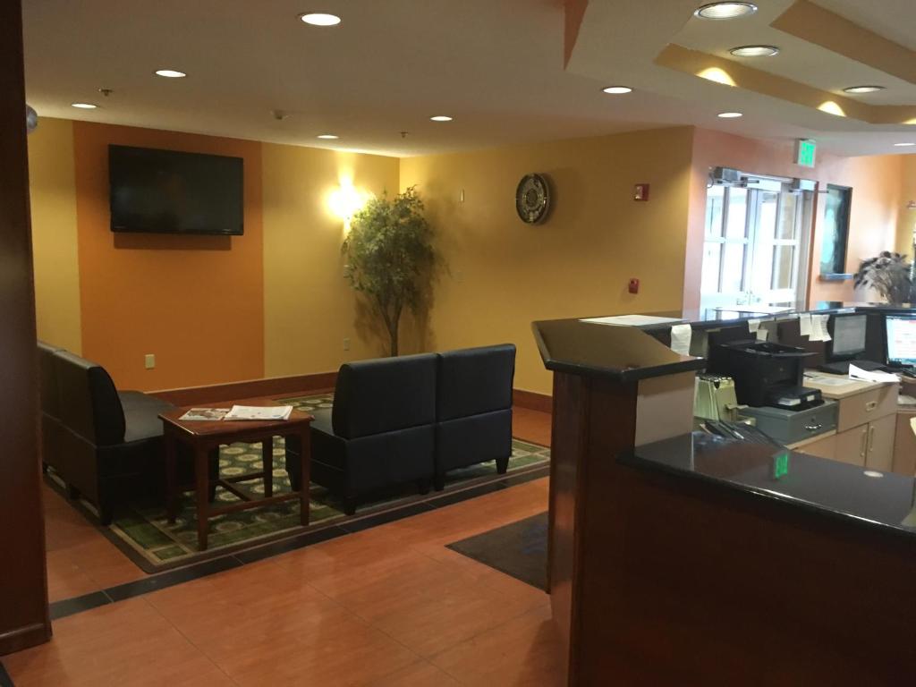 Microtel Inn by Wyndham - Albany Airport - image 4
