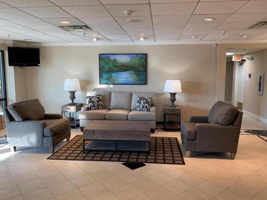 Baymont by Wyndham Latham Albany Airport - image 4