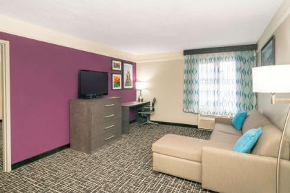 La Quinta by Wyndham Latham Albany Airport - image 7