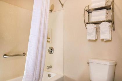 Quality Inn & Suites Lathrop - image 14