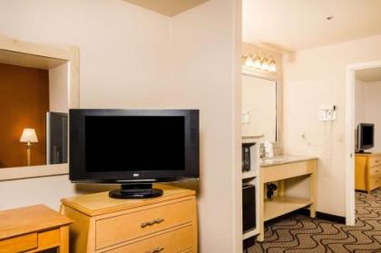 Quality Inn & Suites Lathrop - image 7
