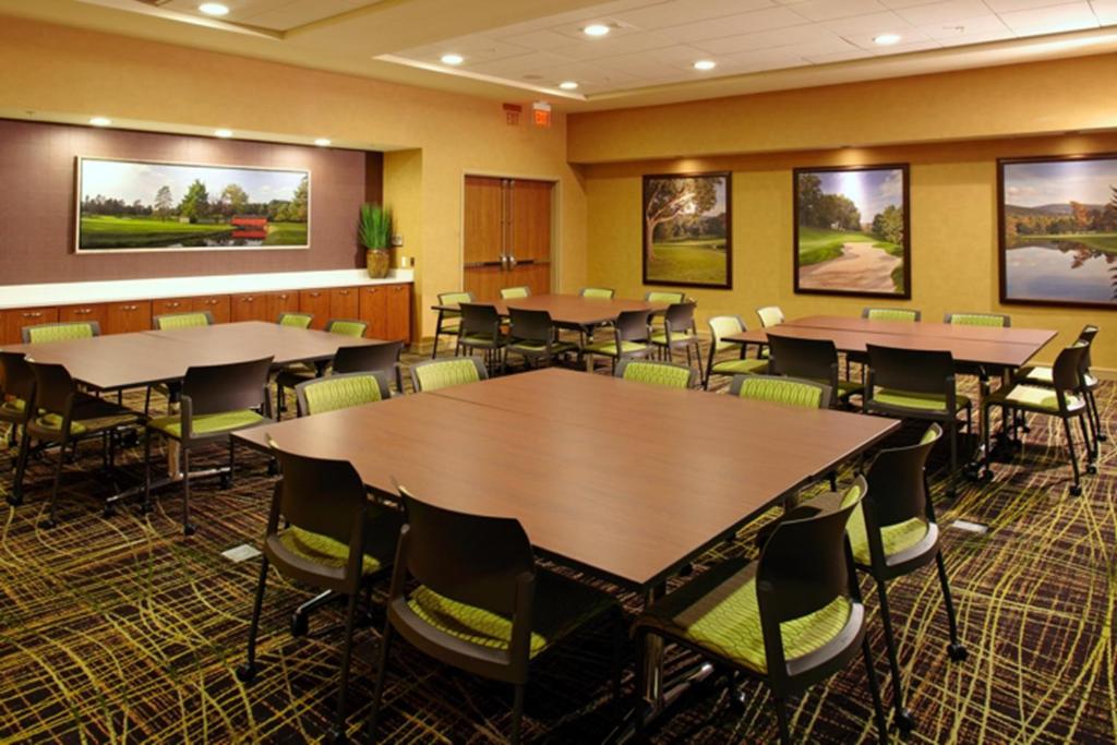 SpringHill Suites by Marriott Pittsburgh Latrobe - image 4