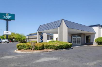 Quality Inn & Suites - image 4