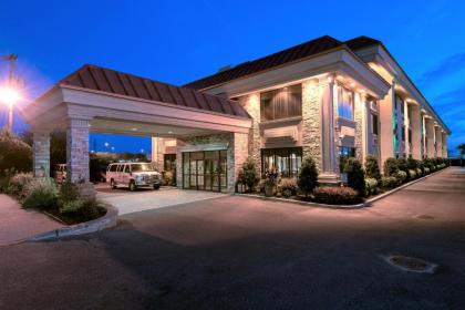 Five Towns Inn - JFK Airport - image 7