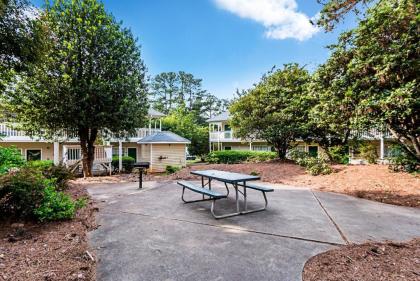 HomeTowne Studios by Red Roof Atlanta – Lawrenceville - image 15