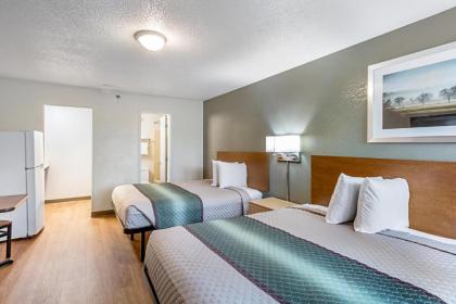 HomeTowne Studios by Red Roof Atlanta – Lawrenceville - image 7