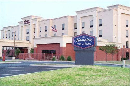 Hampton Inn & Suites Lawton - main image