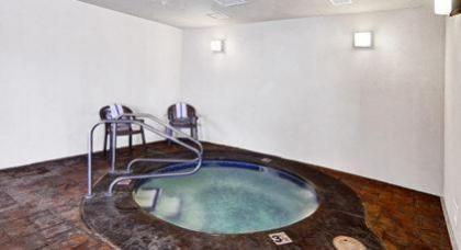 Hampton Inn & Suites Lawton - image 13