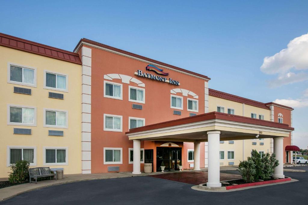 Baymont by Wyndham Lawton - main image