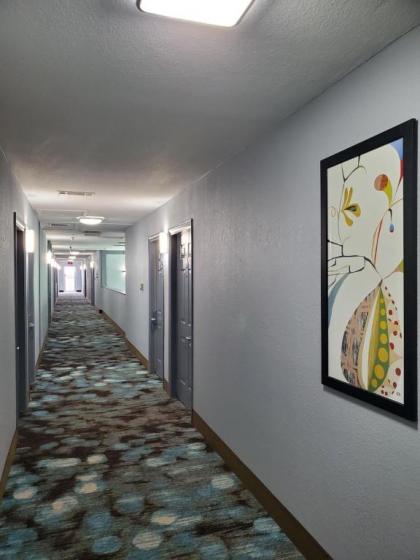 Days Inn by Wyndham Lawton - image 14