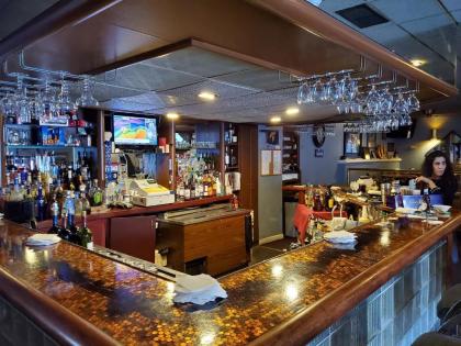 Days Inn by Wyndham Lawton - image 5