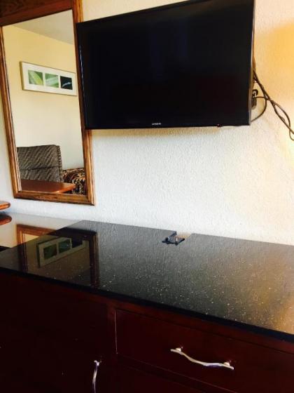 Relax Inn Lawton - image 14