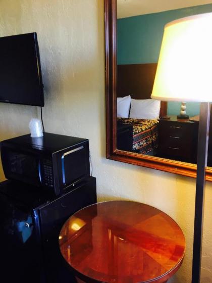 Relax Inn Lawton - image 15