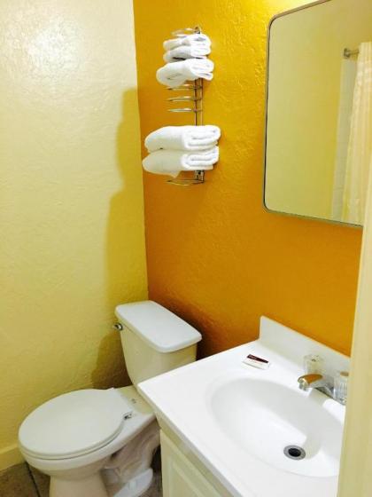 Relax Inn Lawton - image 3