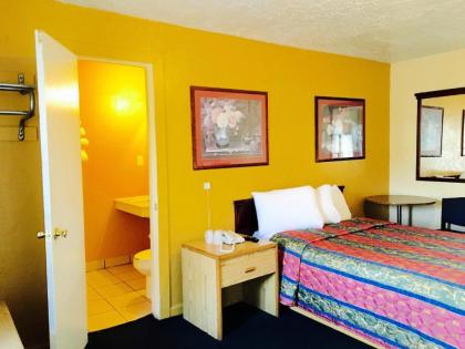 Relax Inn Lawton - image 5