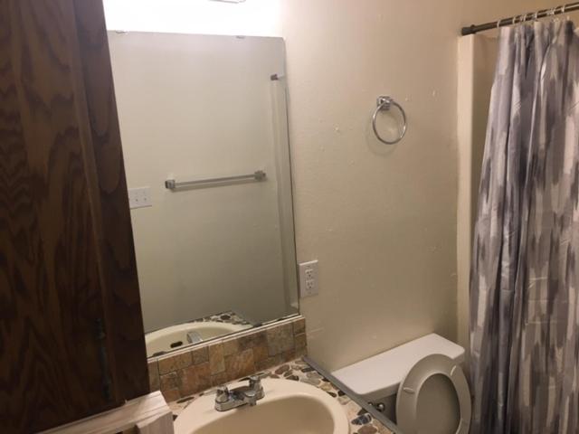 Downstairs One Bedroom Close To Fort Sill! - image 3