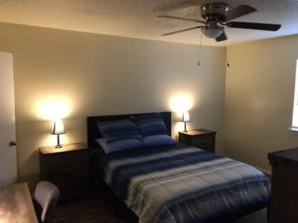 Simple 1-bedroom unit upstairs close to Fort Sill!