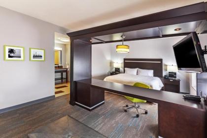 Hampton Inn & Suites Houston/League City - image 11