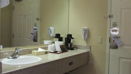 FairBridge Inn & Suites - image 3