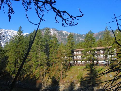 Alpine Rivers Inn - main image