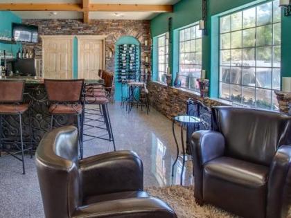 Leavenworth Village Inn - image 2