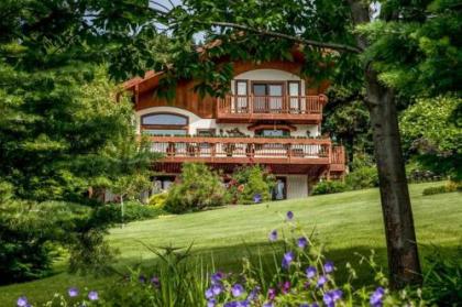 Fox Den Bed  Breakfast