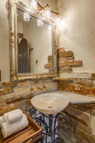 Storybook Riverside Inn - image 3