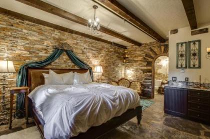 Storybook Riverside Inn - image 5