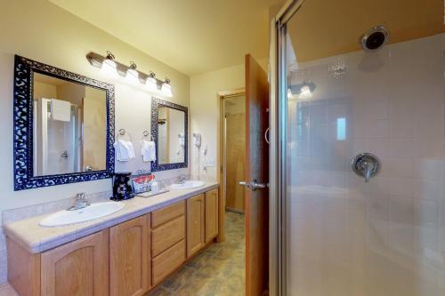 Aspen Suites 505 & 506: Downtown Duo - image 3